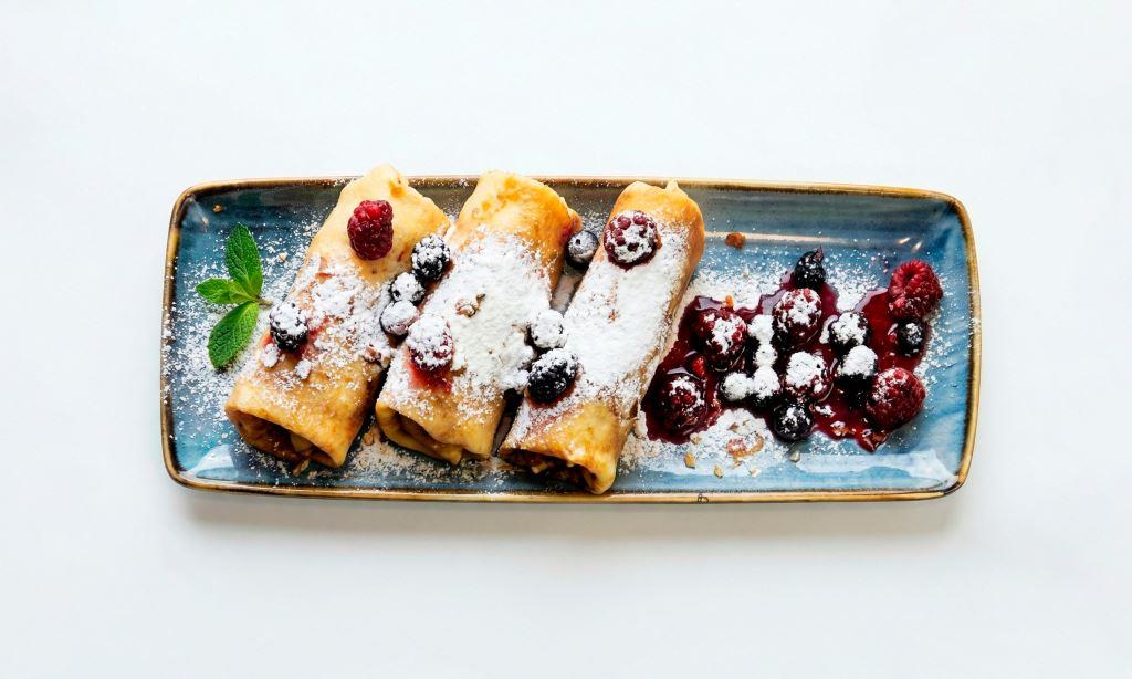 С нежной творожной массой и ягодами